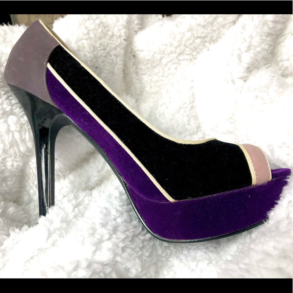Purple suede shoes size 9 NWB
